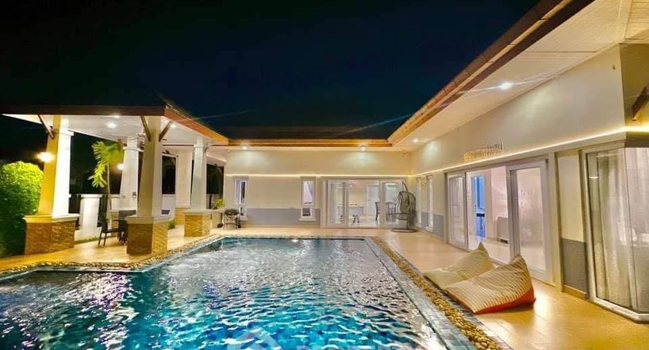 À vendre 4 chambres villa à Huay Yai, Pattaya