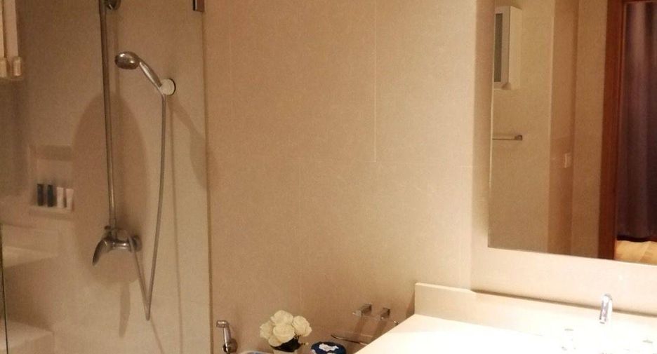 For sale 1 bed condo in Khlong Toei, Bangkok