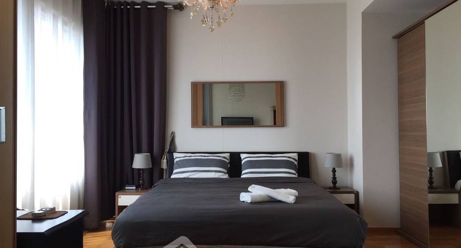 For sale 1 bed condo in Khlong Toei, Bangkok