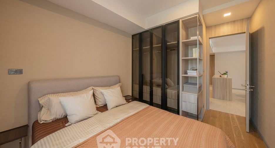 For sale 3 bedrooms condo in Watthana, Bangkok