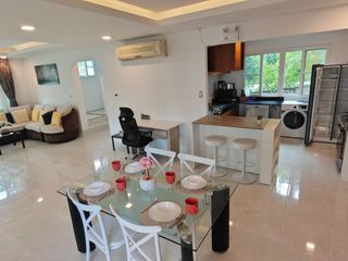 À louer 2 chambres villa à Mueang Phuket, Phuket