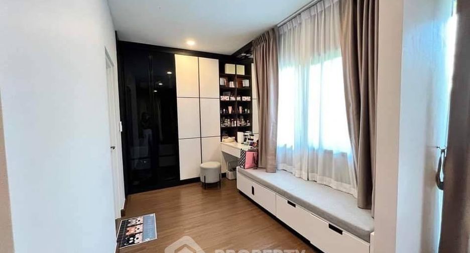 Casa en venta de 4 habitaciones en Khlong Sam Wa, Bangkok