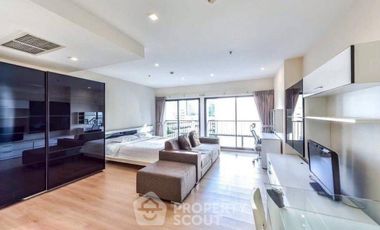 For sale 1 bed condo in Khlong Toei, Bangkok