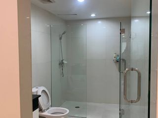 À louer 3 chambres condo à Khlong Toei, Bangkok