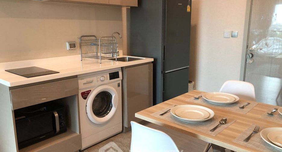 For rent 2 bedrooms condo in Phra Khanong, Bangkok