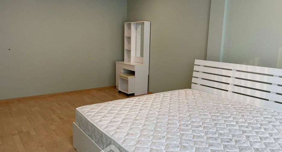Reihenhaus zur Miete mit 3 Zimmer in Suan Luang, Bangkok