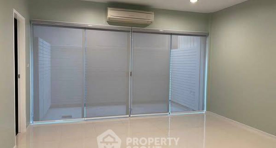 Reihenhaus zur Miete mit 3 Zimmer in Suan Luang, Bangkok