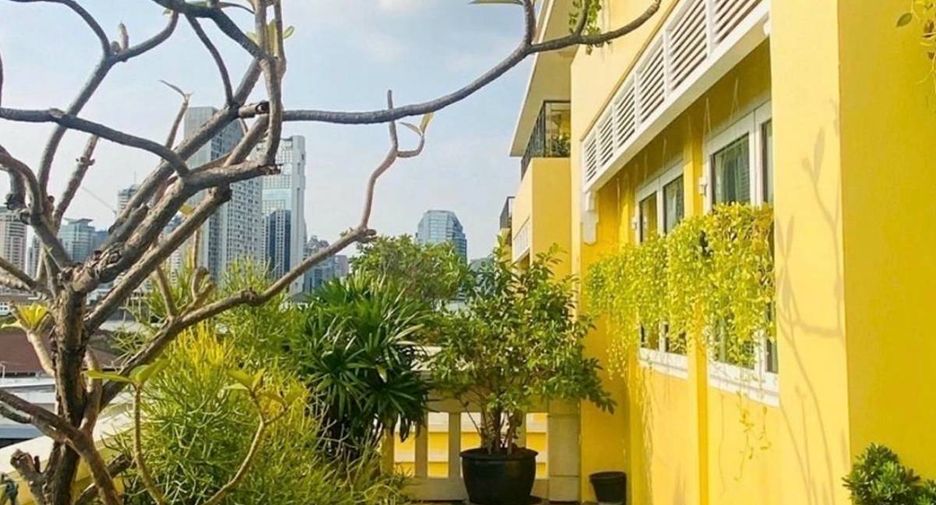 For rent 3 bedrooms condo in Sathon, Bangkok