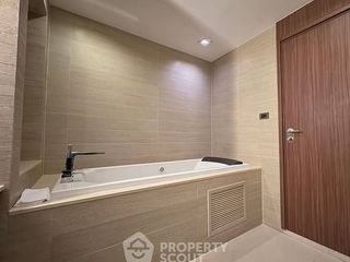 For rent 3 ベッドルーム condo in Sathon, Bangkok