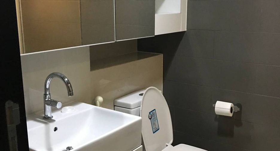 For rent 1 bed condo in Khlong Toei, Bangkok