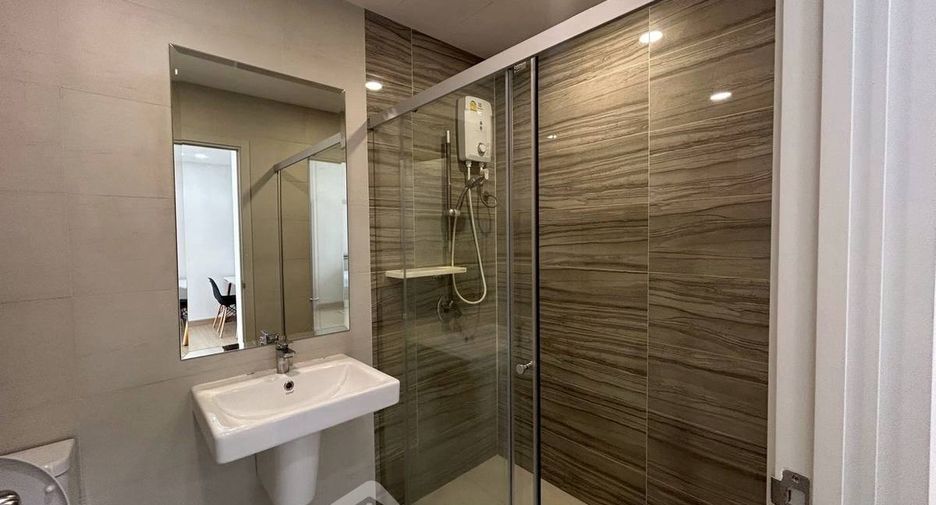 For rent 2 bedrooms condo in Bang Kapi, Bangkok