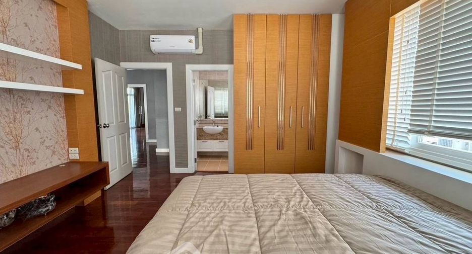 For rent 5 bedrooms house in Lat Krabang, Bangkok