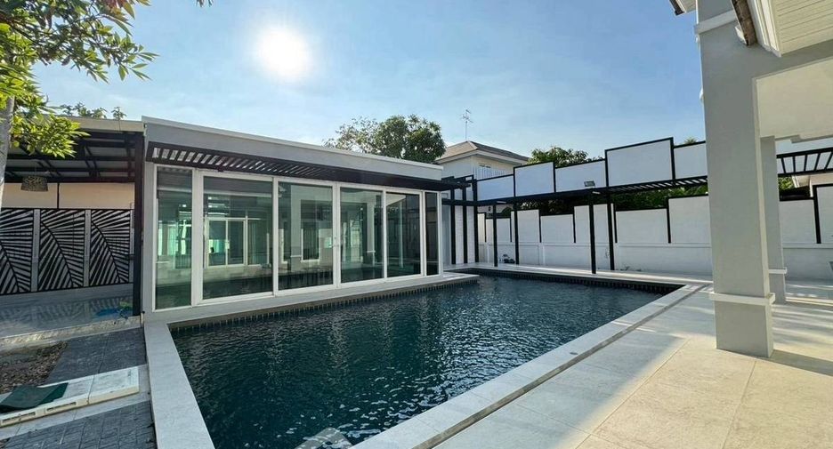 For rent 5 bedrooms house in Lat Krabang, Bangkok