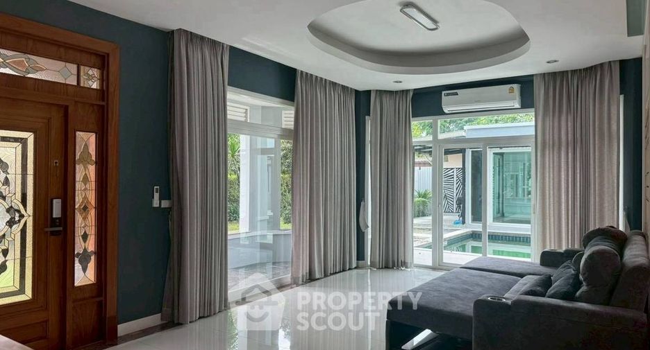 For rent 5 bedrooms house in Lat Krabang, Bangkok
