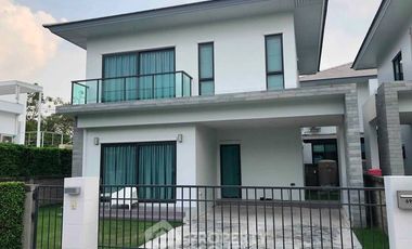 Casa en alquiler de 3 habitaciones en Don Mueang, Bangkok
