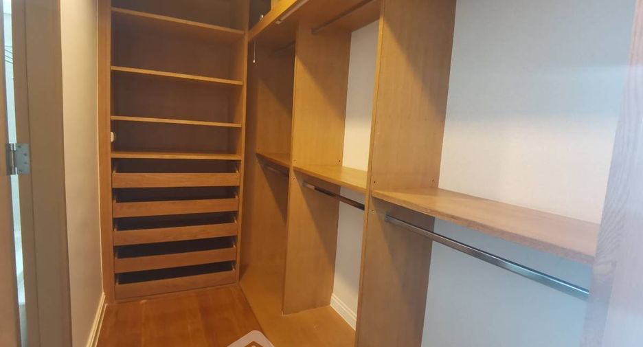 For rent 3 ベッドルーム condo in Bang Rak, Bangkok