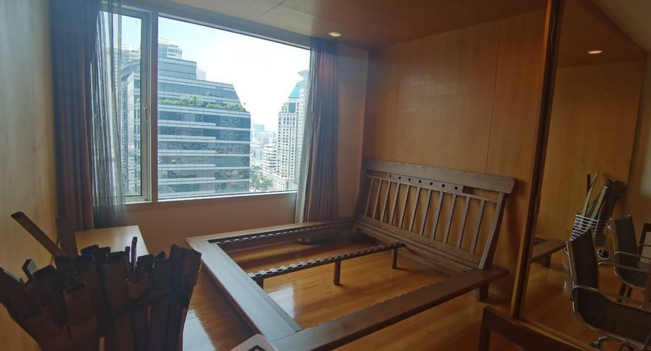 For rent 3 ベッドルーム condo in Bang Rak, Bangkok