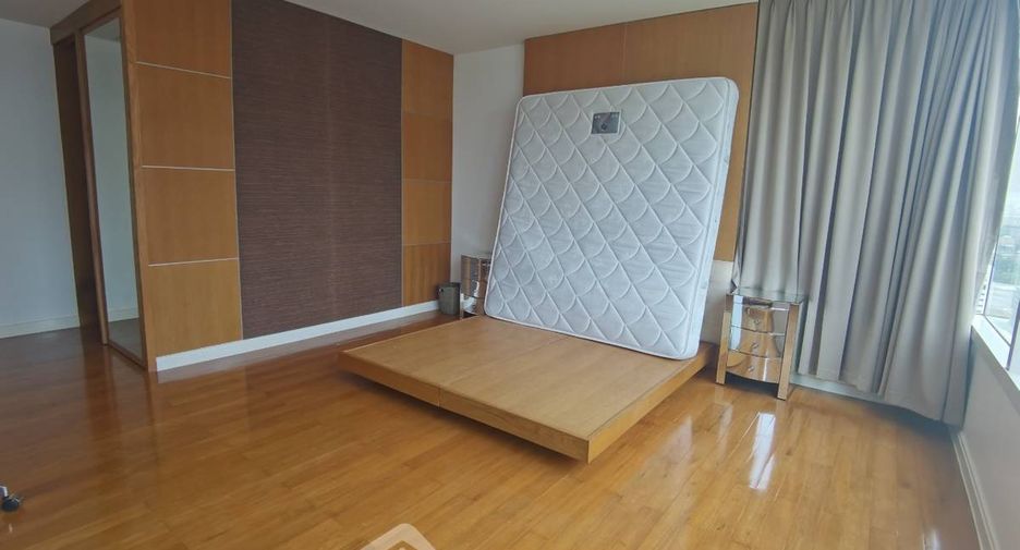 For rent 3 ベッドルーム condo in Bang Rak, Bangkok