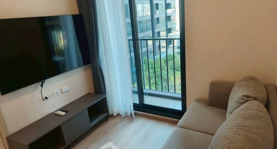For rent 2 bedrooms condo in Huai Khwang, Bangkok