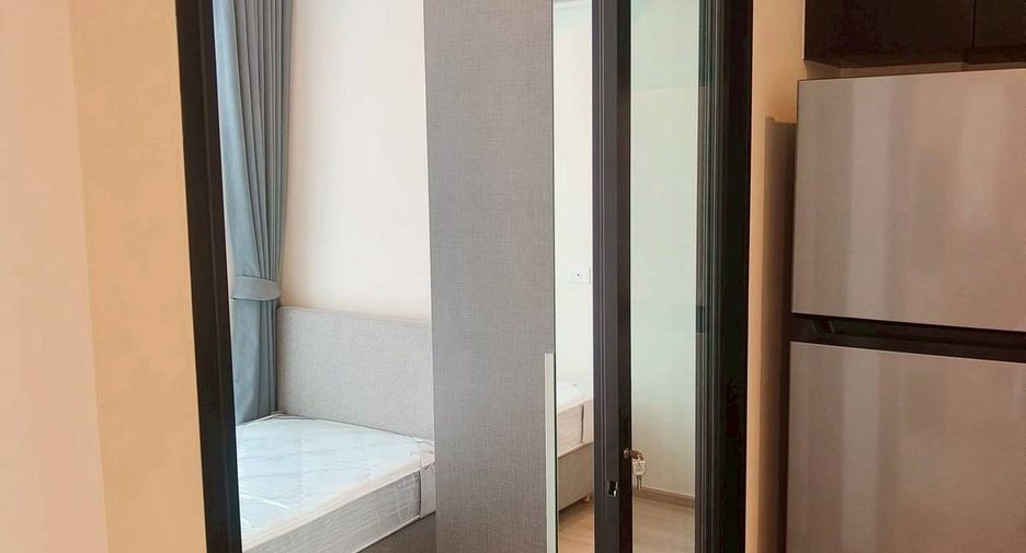 For rent 2 bedrooms condo in Huai Khwang, Bangkok