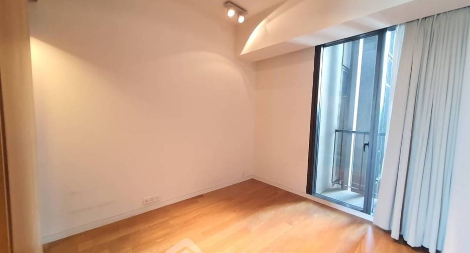 Condo en alquiler de 3 habitaciones en Sathon, Bangkok