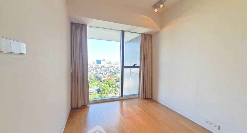 Condo en alquiler de 3 habitaciones en Sathon, Bangkok