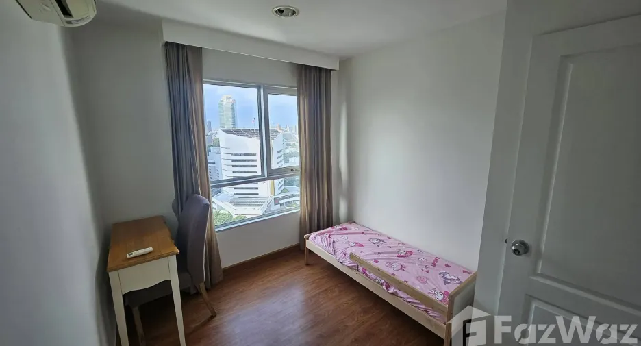 For rent 2 bedrooms condo in Huai Khwang, Bangkok