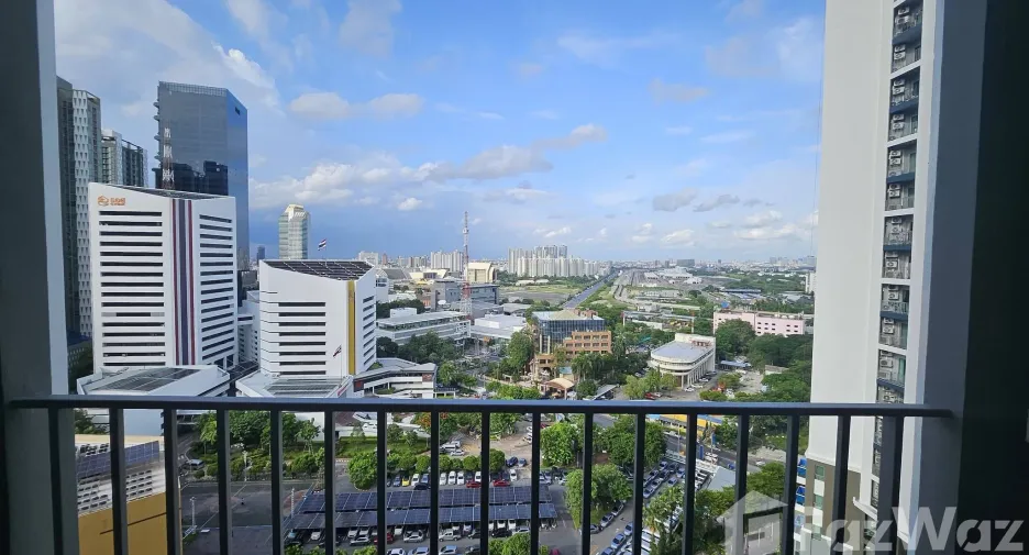 For rent 2 bedrooms condo in Huai Khwang, Bangkok