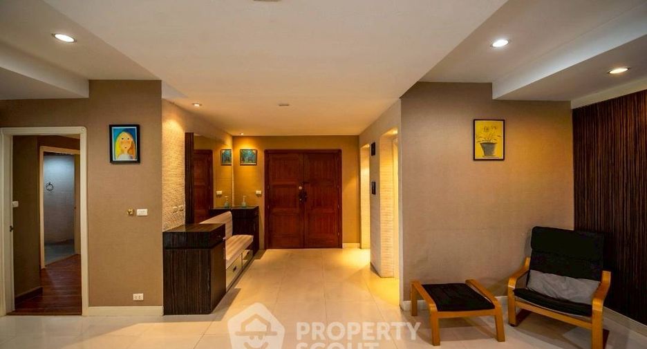 For rent 3 ベッドルーム condo in Khlong Toei, Bangkok