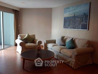 Condo en alquiler de 3 habitaciones en Huai Khwang, Bangkok