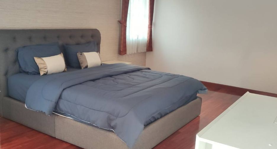 For rent 3 bedrooms condo in Watthana, Bangkok