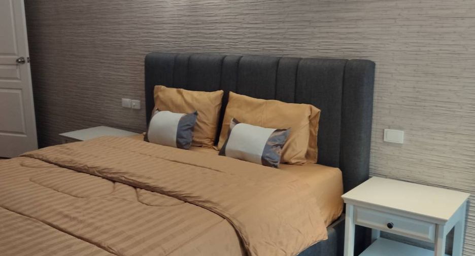 For rent 3 bedrooms condo in Watthana, Bangkok