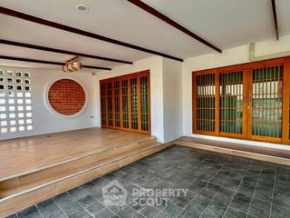 À louer 4 chambres maison à Bang Lamung, Chonburi