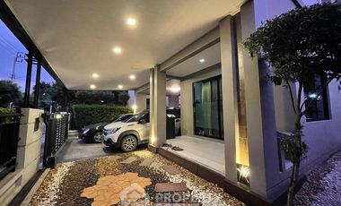 For sale 3 bedrooms house in Khlong Sam Wa, Bangkok