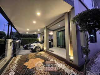 For sale 3 bedrooms house in Khlong Sam Wa, Bangkok