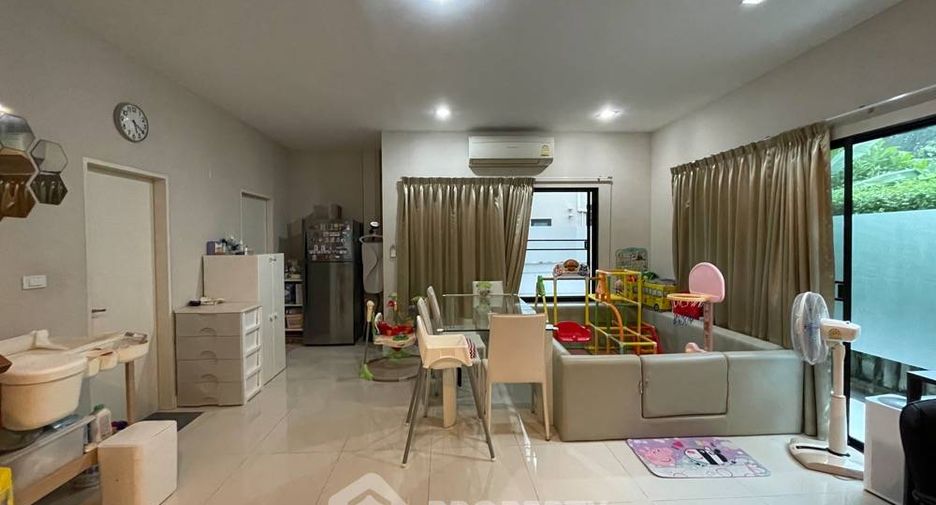 For sale 3 bedrooms house in Khlong Sam Wa, Bangkok