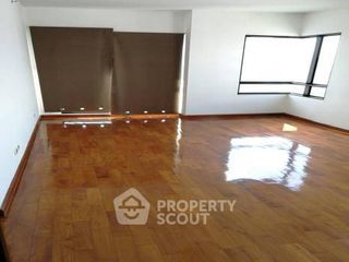 À vendre 3 chambres condo à Yan Nawa, Bangkok