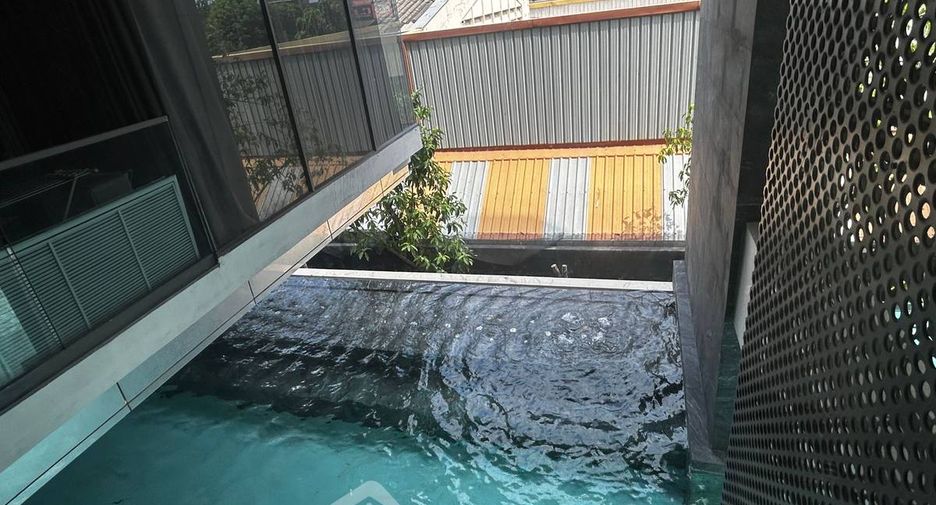 ขาย 2 ห้องนอน คอนโด ใน คลองเตย, กรุงเทพฯ