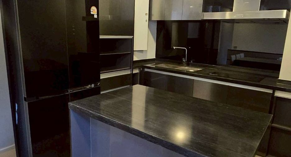 For rent 3 bedrooms condo in Watthana, Bangkok