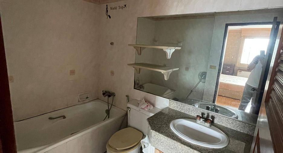 For sale 2 ベッドルーム condo in Khlong Toei, Bangkok