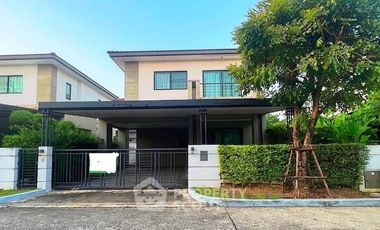 For sale 3 bedrooms house in Khlong Sam Wa, Bangkok