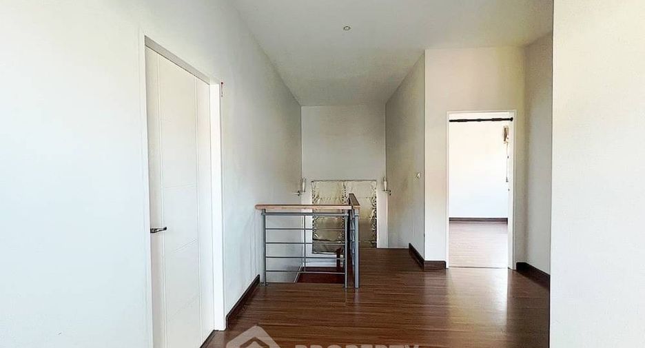 For sale 3 bedrooms house in Khlong Sam Wa, Bangkok