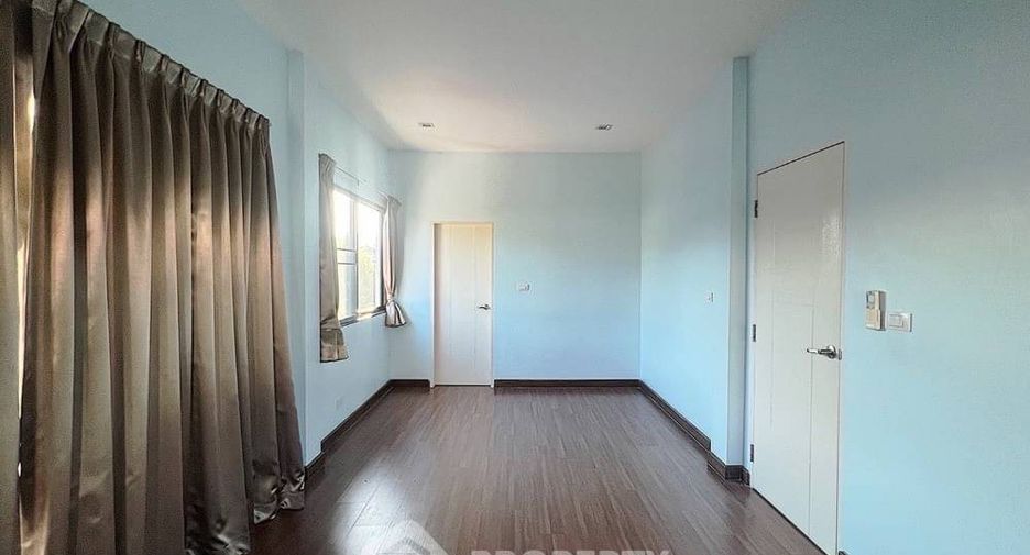 For sale 3 bedrooms house in Khlong Sam Wa, Bangkok