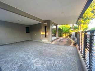 For sale 3 bedrooms house in Khlong Sam Wa, Bangkok