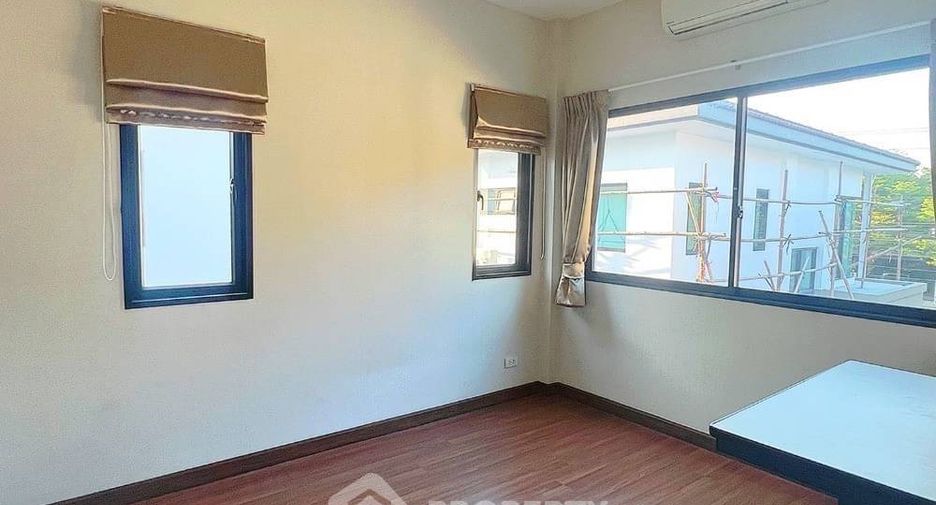 For sale 3 bedrooms house in Khlong Sam Wa, Bangkok