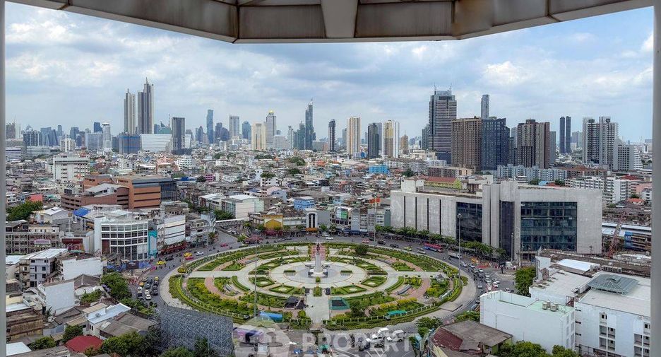 For sale 2 bedrooms condo in Khlong San, Bangkok