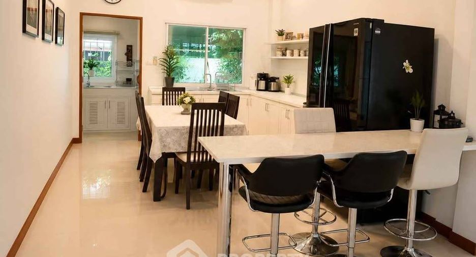 Casa en alquiler y en venta de 3 habitaciones en Huay Yai, Pattaya