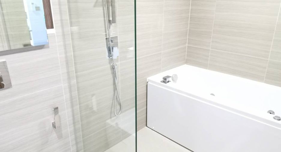 Condo en alquiler y en venta de 2 habitaciones en Watthana, Bangkok