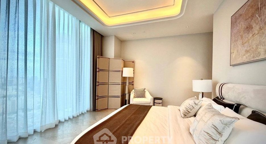 For rent 3 bedrooms condo in Pathum Wan, Bangkok