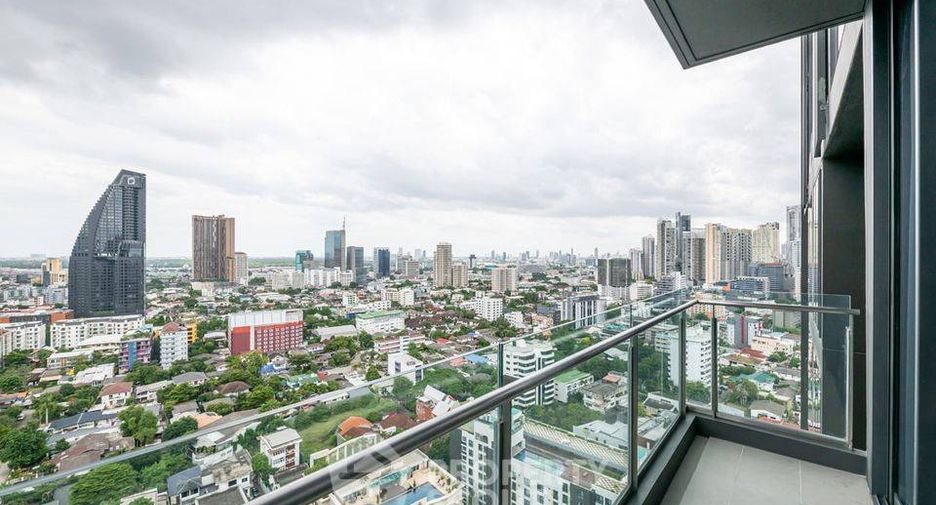 À vendre 2 chambres condo à Khlong Toei, Bangkok